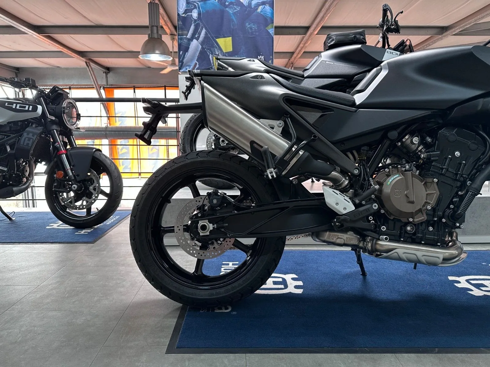 Husqvarna Svartpilen 801