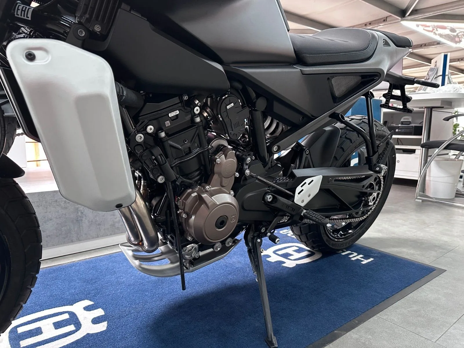 Husqvarna Svartpilen 801