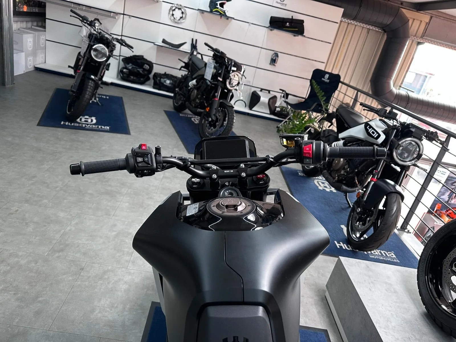Husqvarna Svartpilen 801