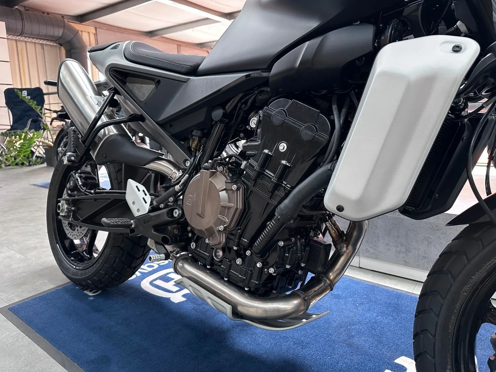 Husqvarna Svartpilen 801
