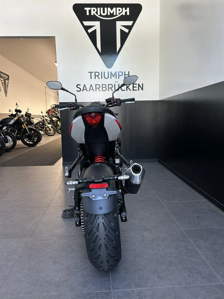 Triumph Trident 800