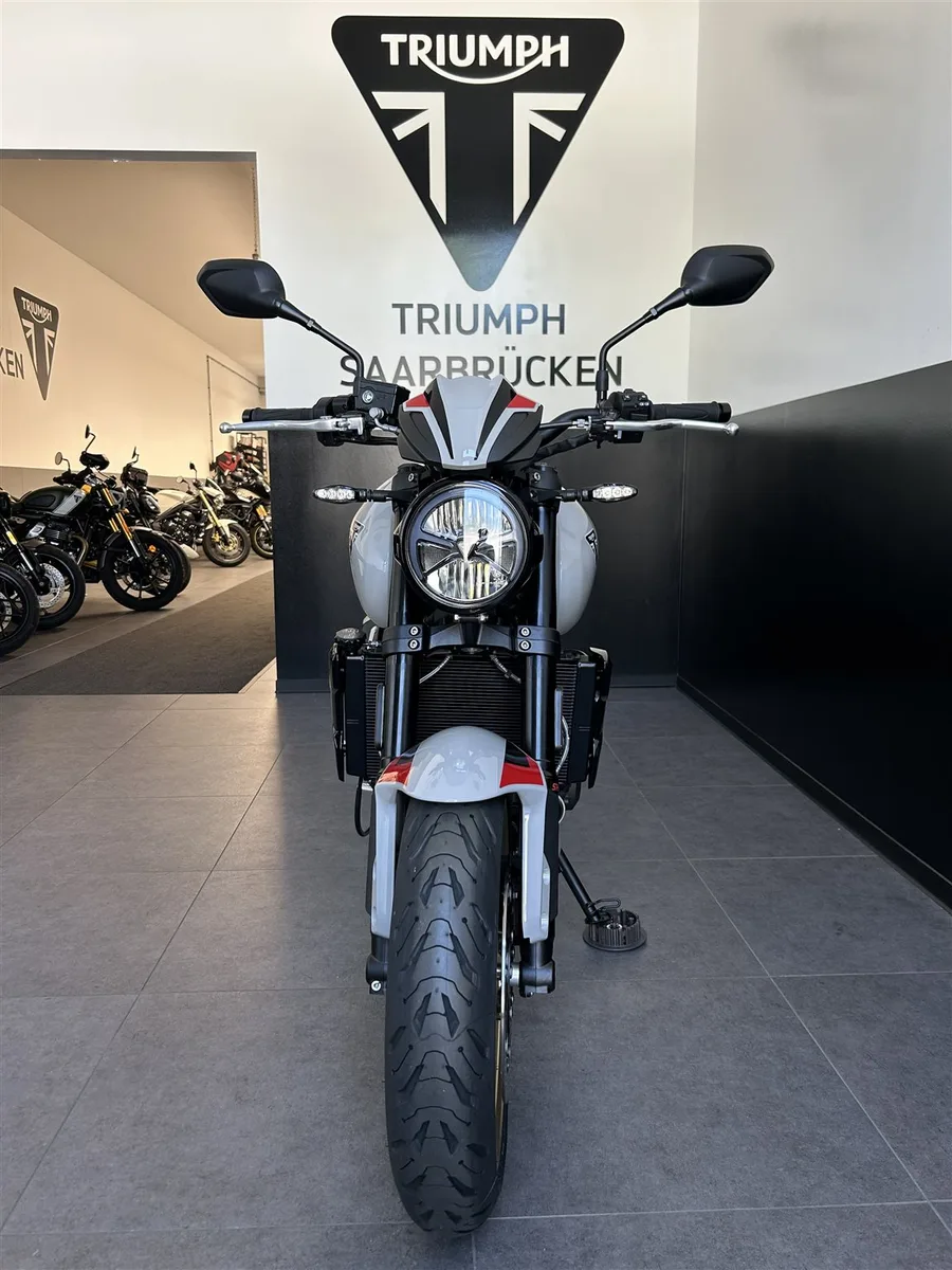 Triumph Trident 800