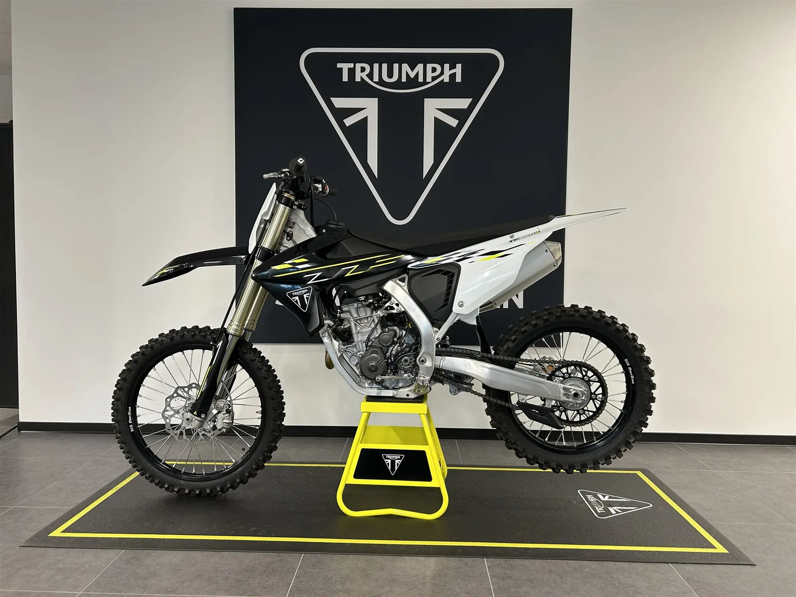 Triumph TF 250-X