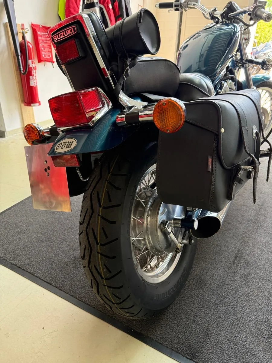Suzuki Intruder VS 800