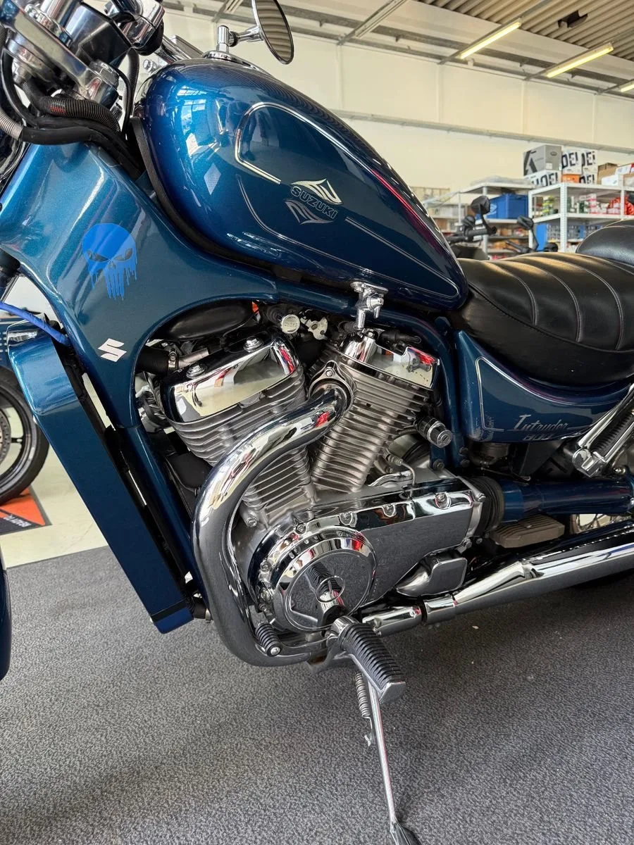 Suzuki Intruder VS 800