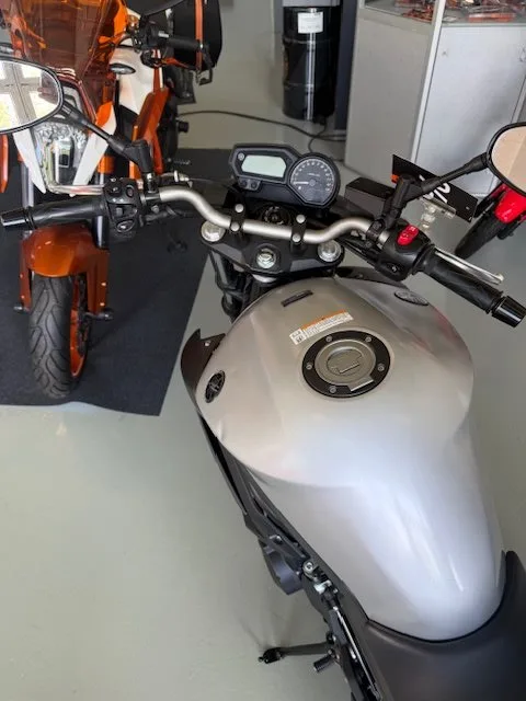 Yamaha XJ6