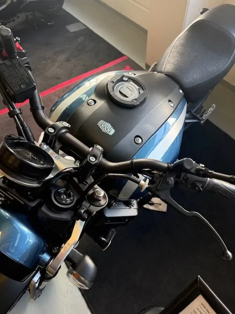 Yamaha XSR900