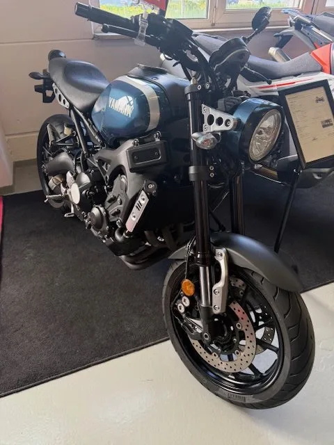 Yamaha XSR900