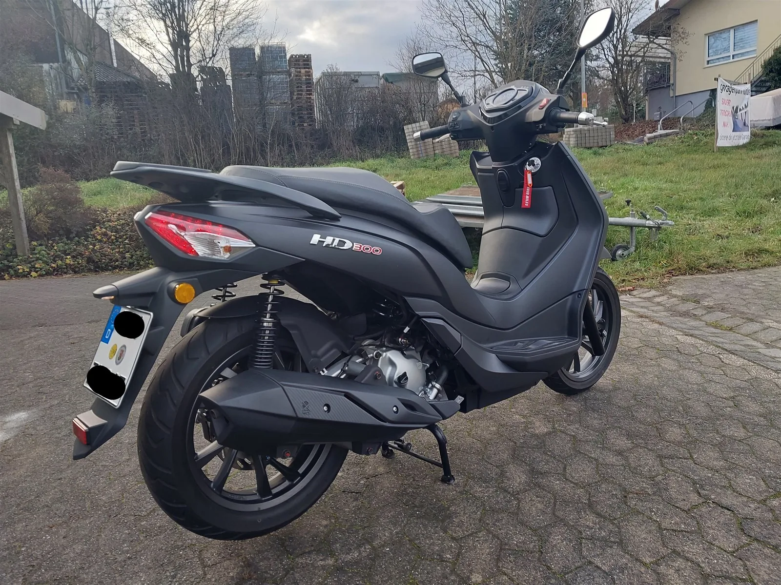Sym HD 300