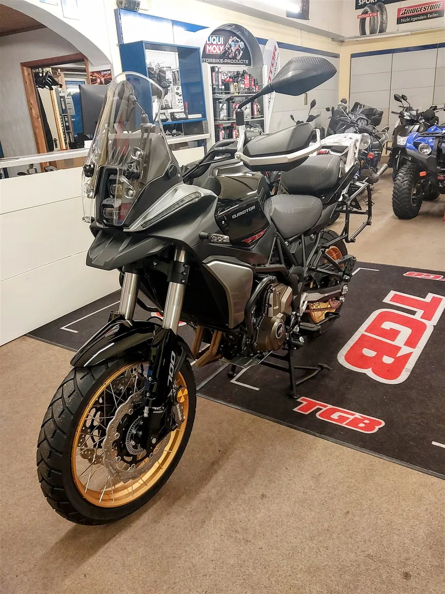 QJ Motor SRT 700 SX