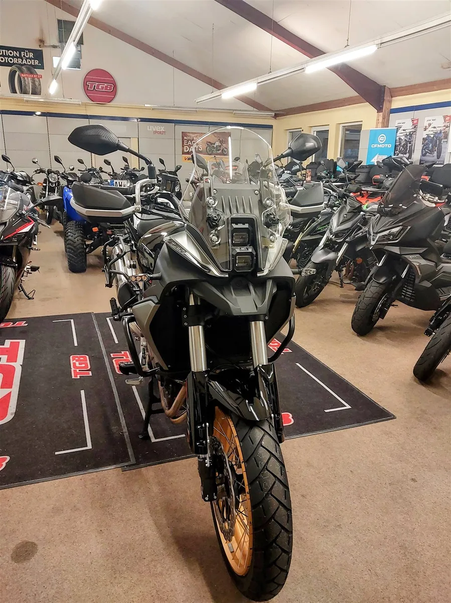 QJ Motor SRT 700 SX