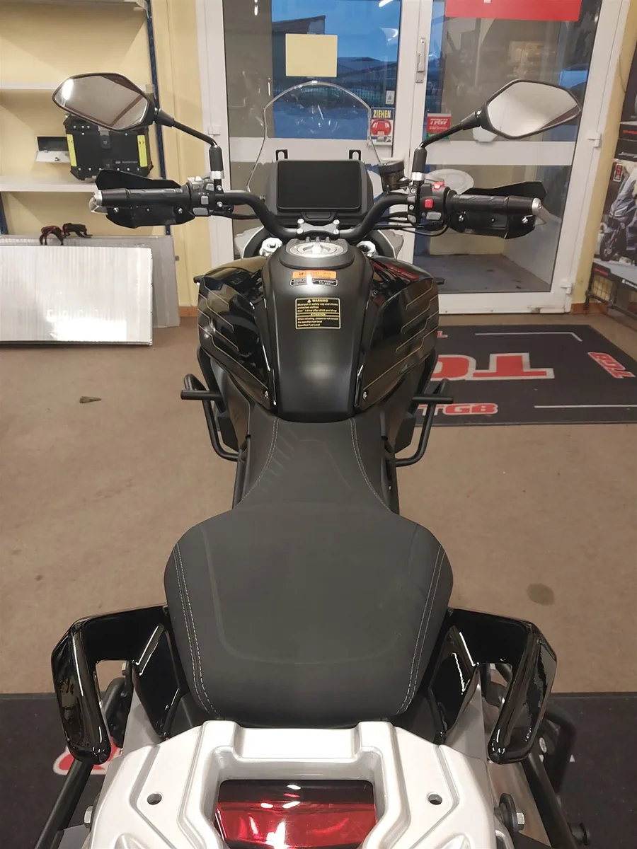 QJ Motor SRT 700 SX