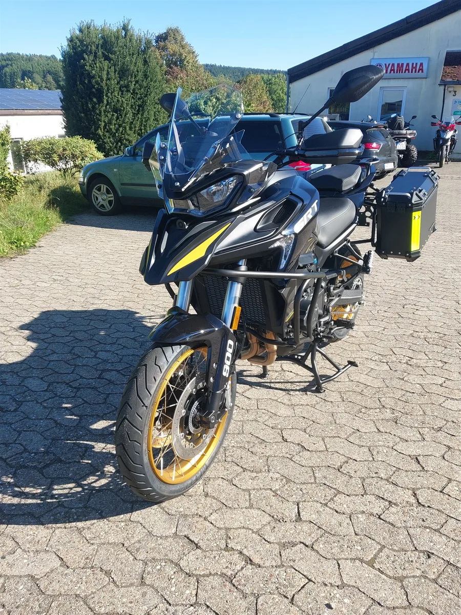 QJ Motor SRT 900 SX