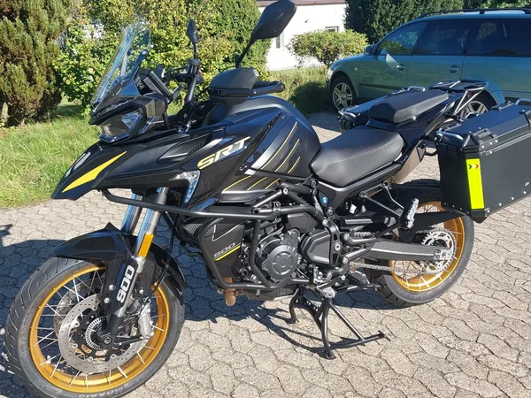 QJ Motor SRT 900 SX