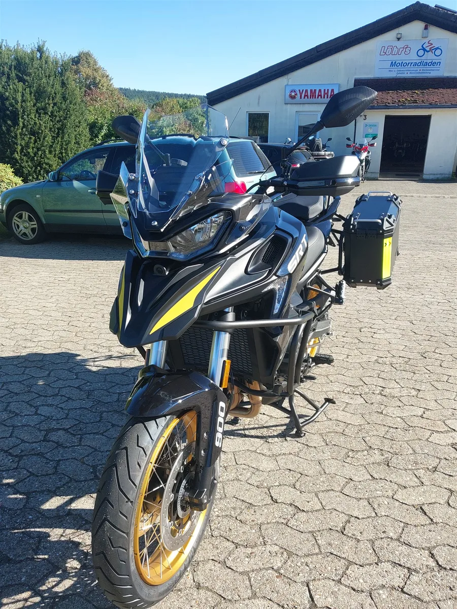 QJ Motor SRT 900 SX