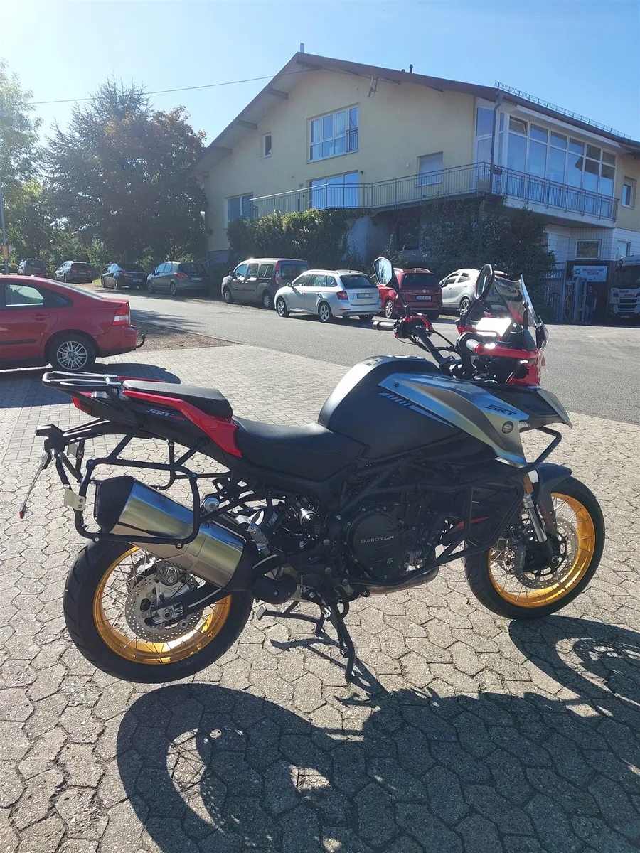 QJ Motor SRT 900 SX