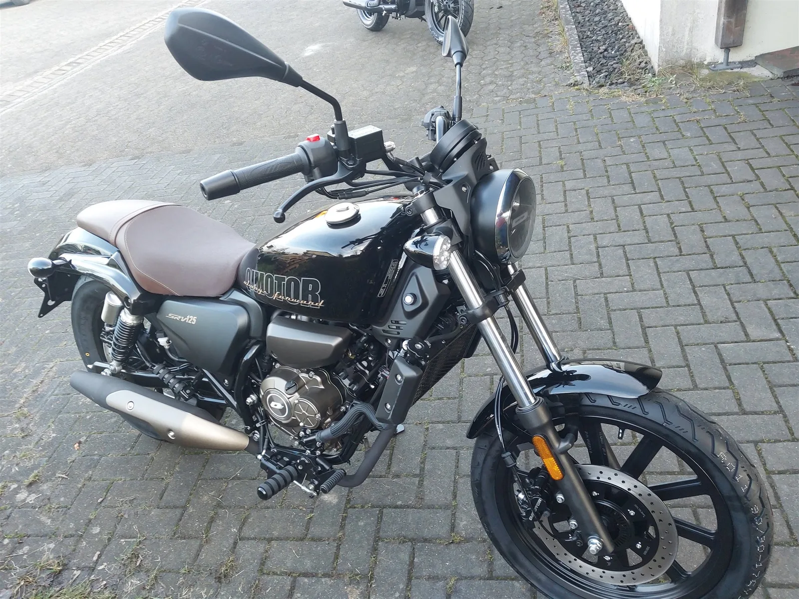 QJ Motor SRV 125