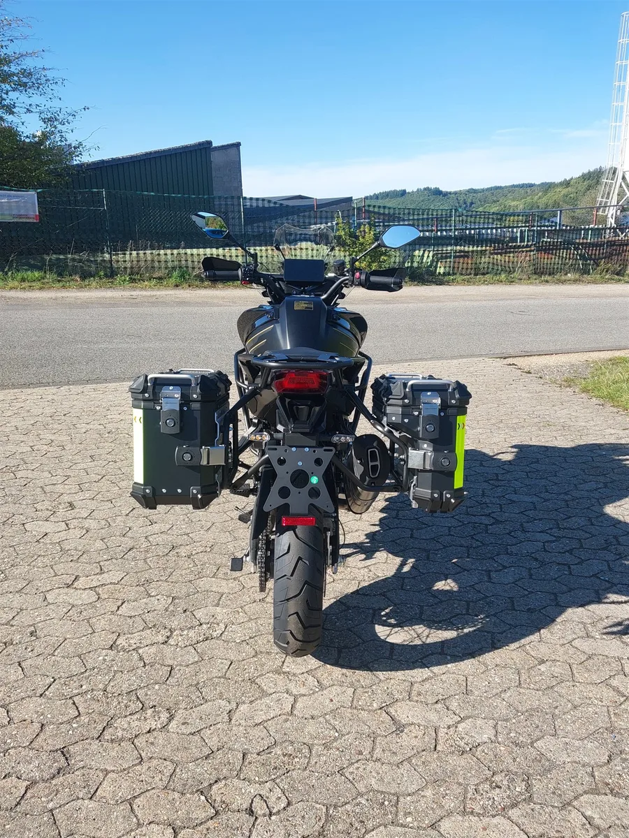 QJ Motor SRT 900 SX