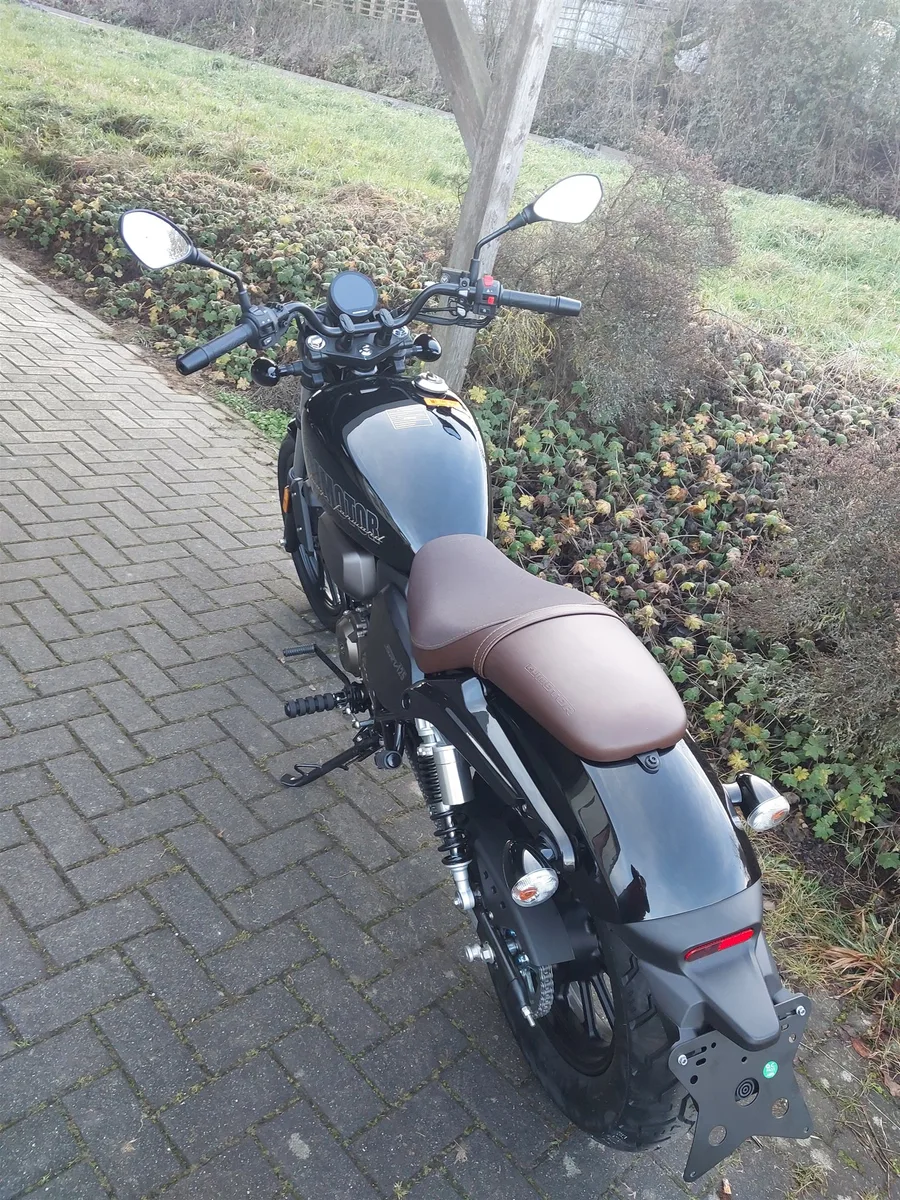 QJ Motor SRV 125