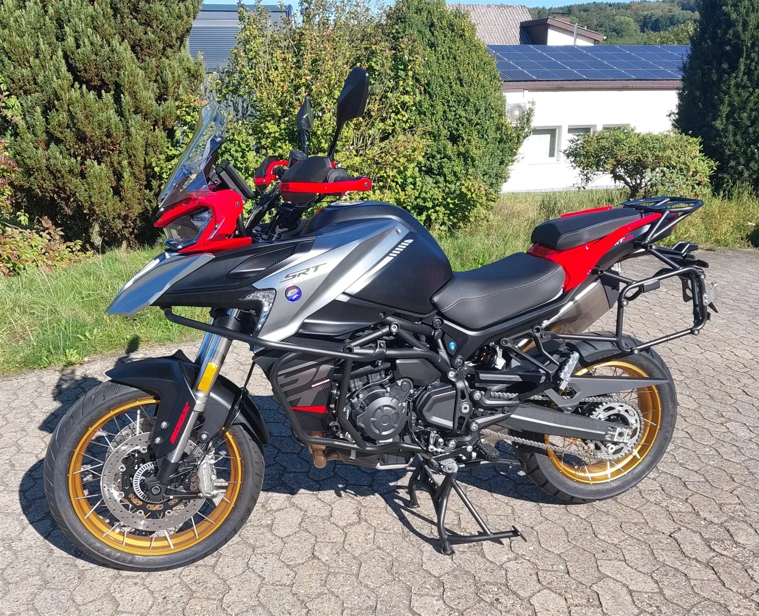 QJ Motor SRT 900 SX