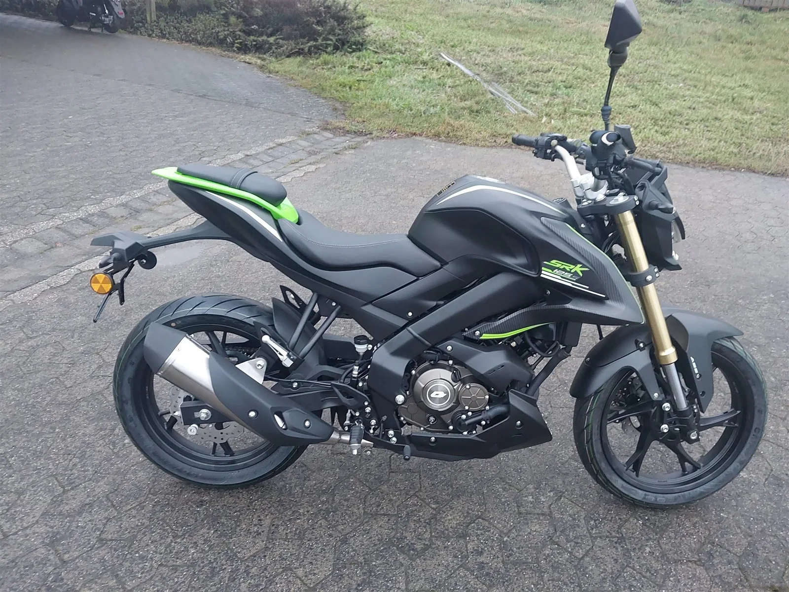 QJ Motor SRK 125 S