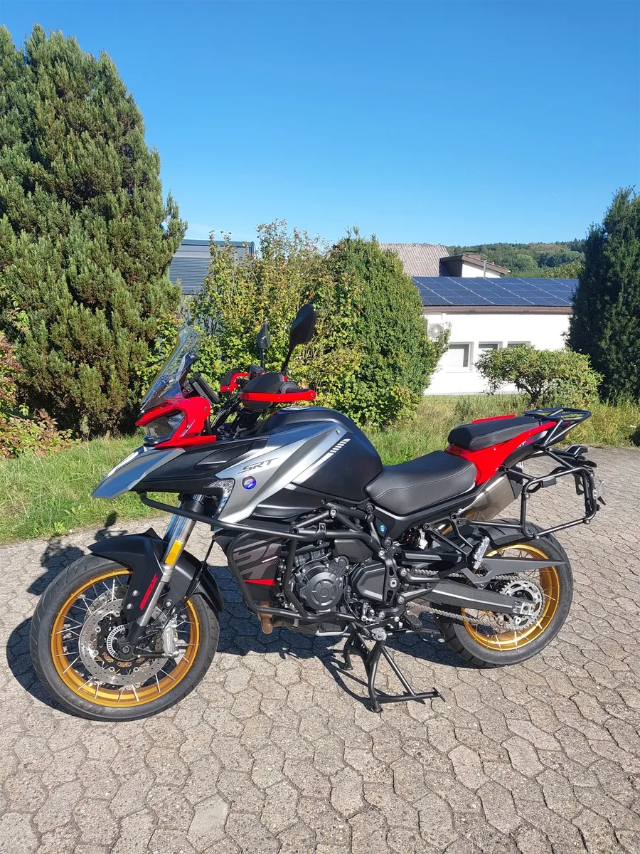 QJ Motor SRT 900 SX