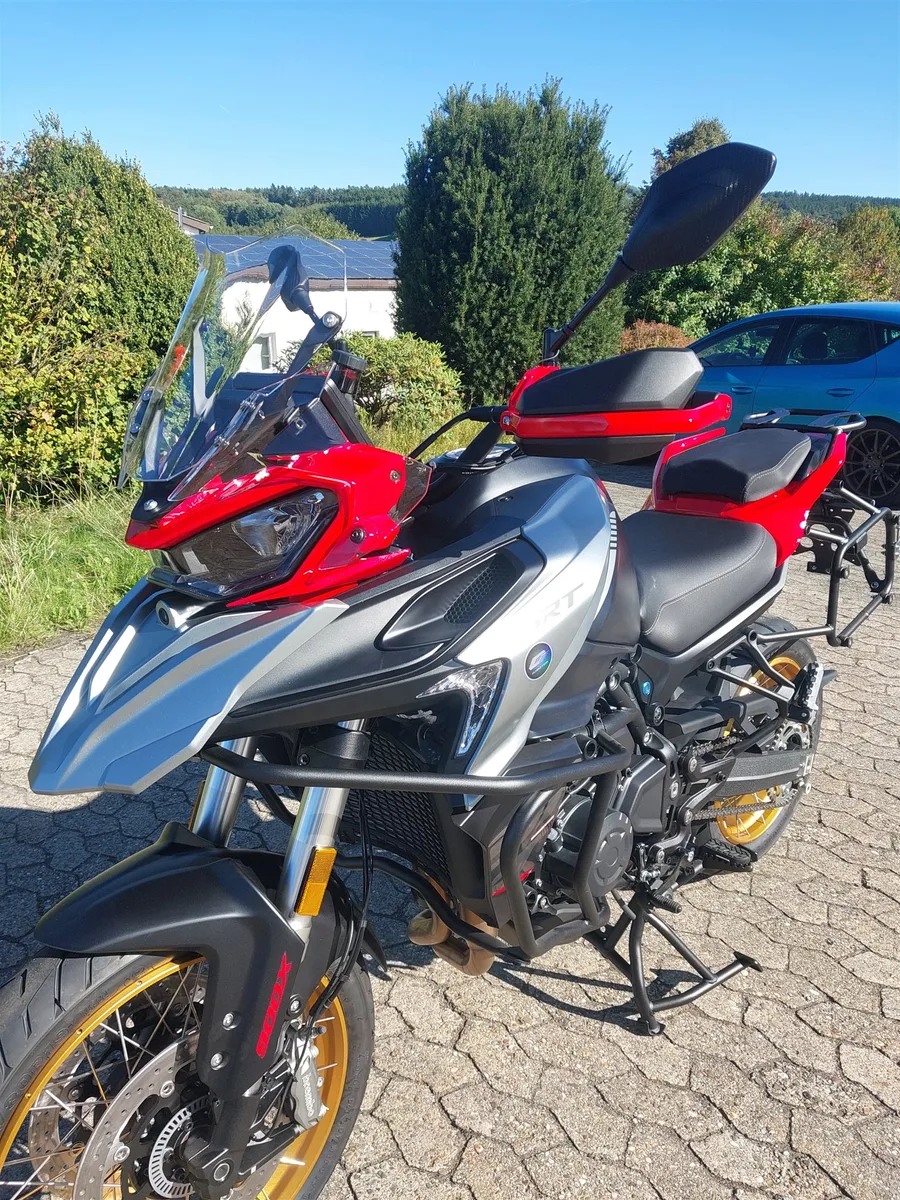 QJ Motor SRT 900 SX