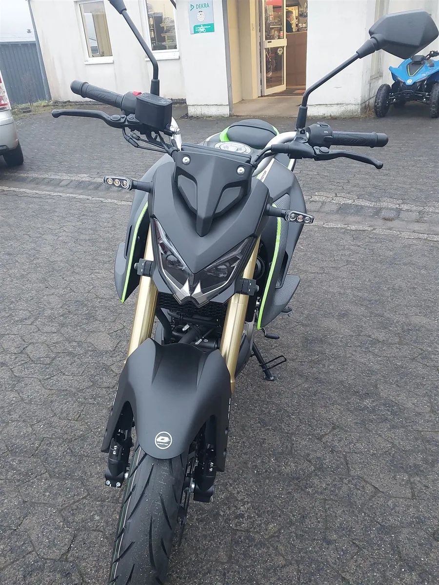 QJ Motor SRK 125 S