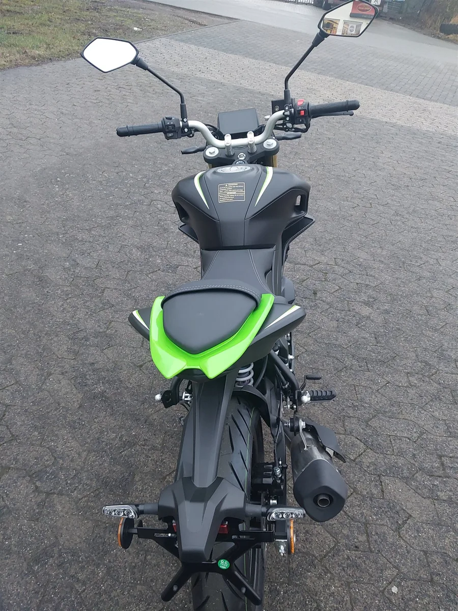 QJ Motor SRK 125 S