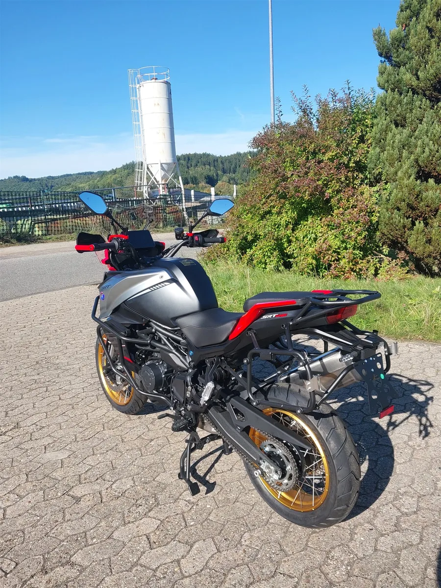 QJ Motor SRT 900 SX