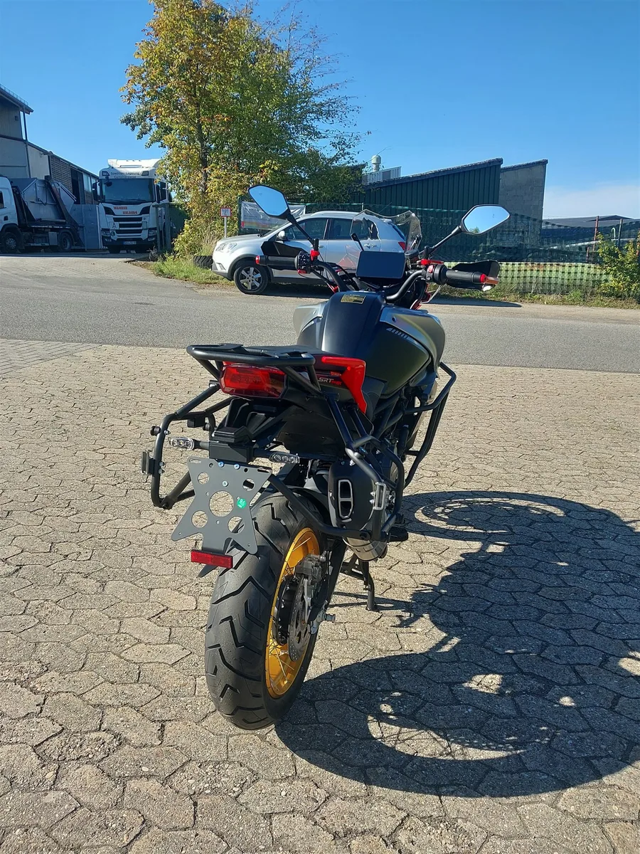 QJ Motor SRT 900 SX