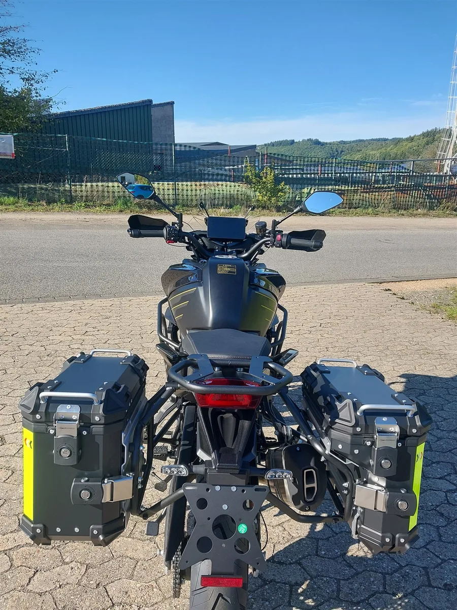 QJ Motor SRT 900 SX