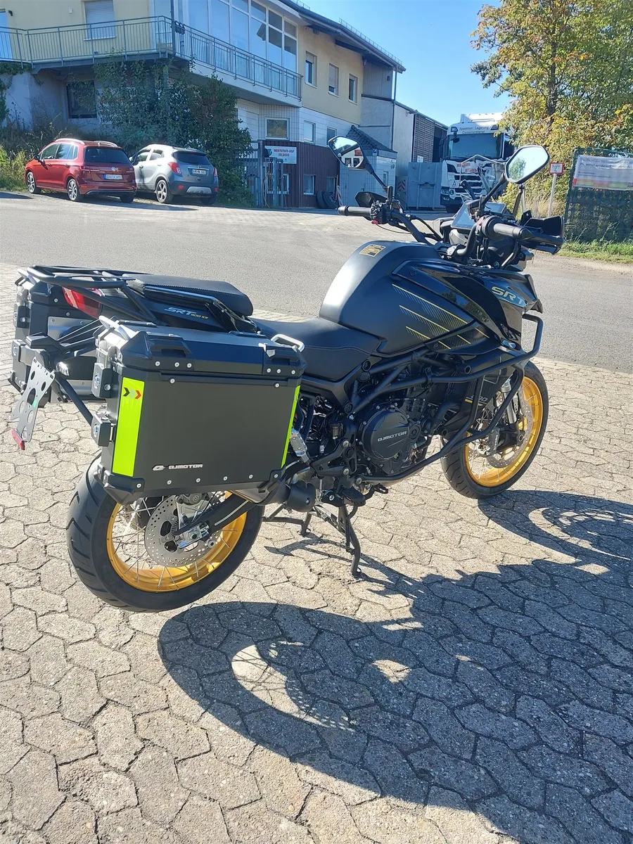 QJ Motor SRT 900 SX