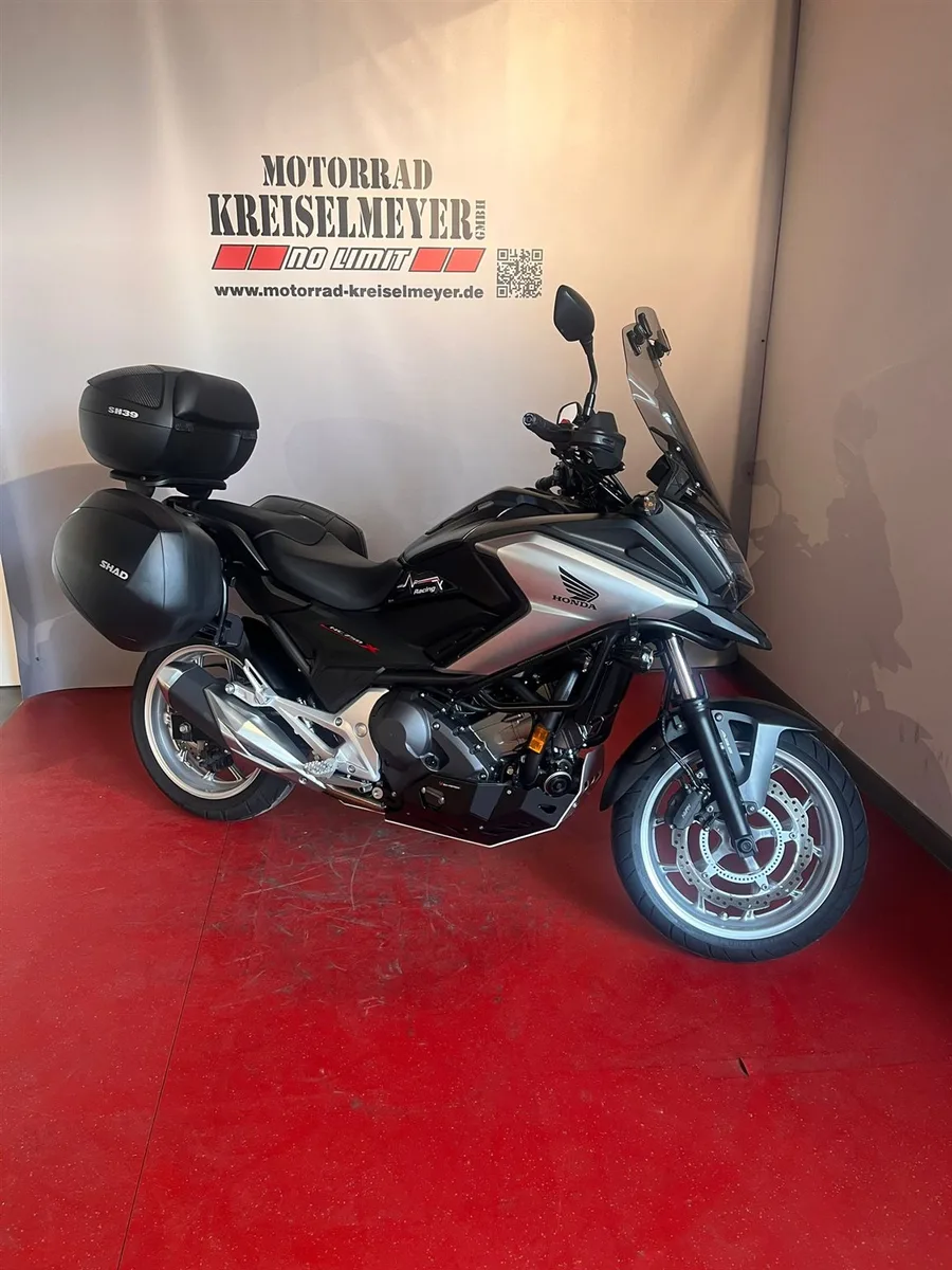 Honda NC750X DCT RC90 Top Zustand mit viel Sonderzubehör!