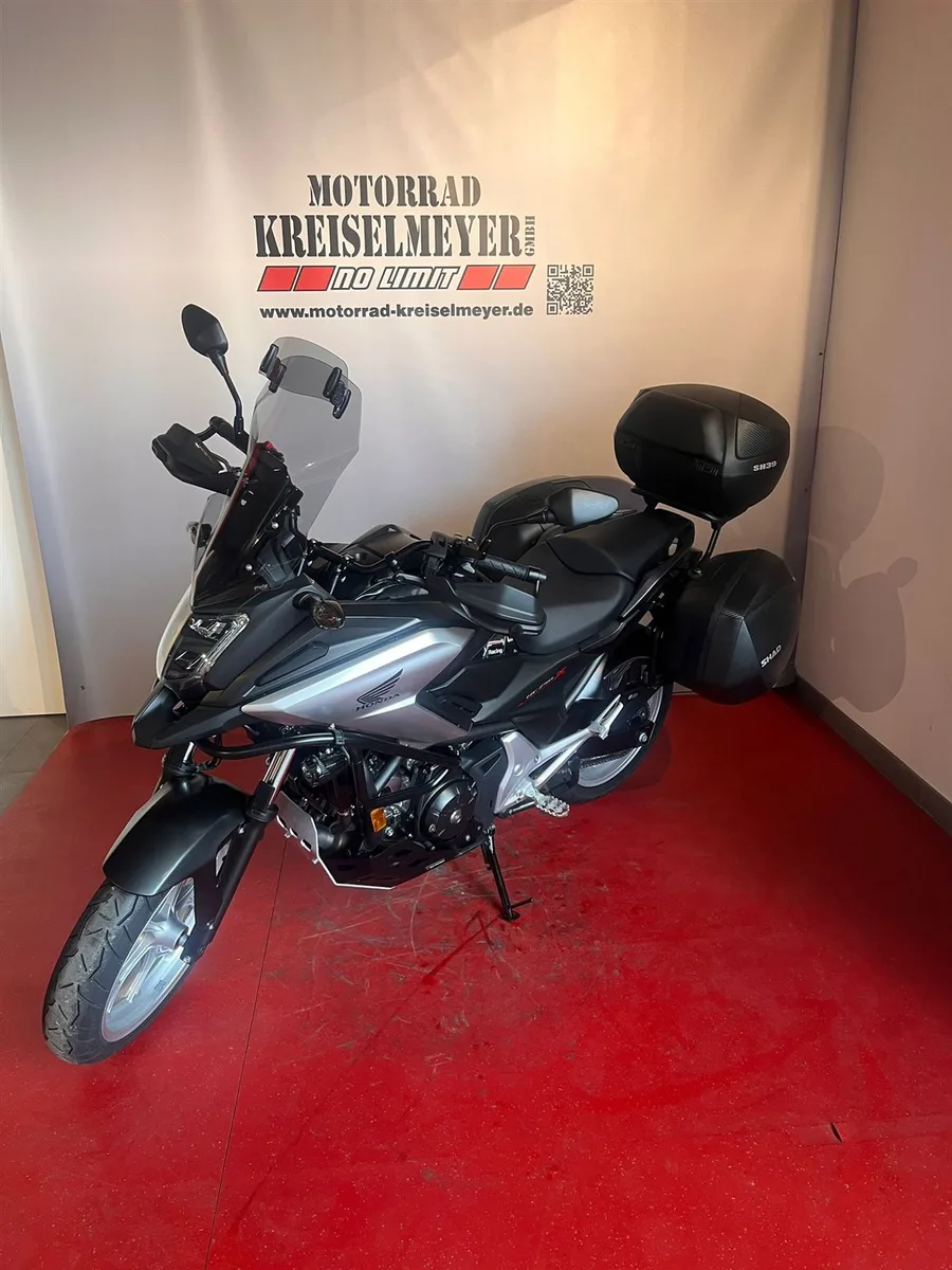 Honda NC750X DCT RC90 Top Zustand mit viel Sonderzubehör!