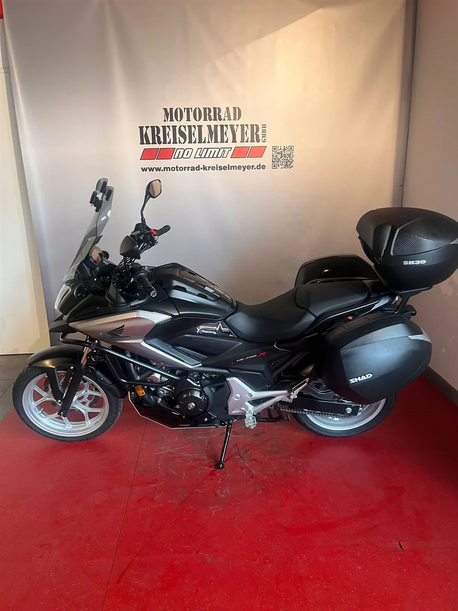 Honda NC750X DCT RC90 Top Zustand mit viel Sonderzubehör!