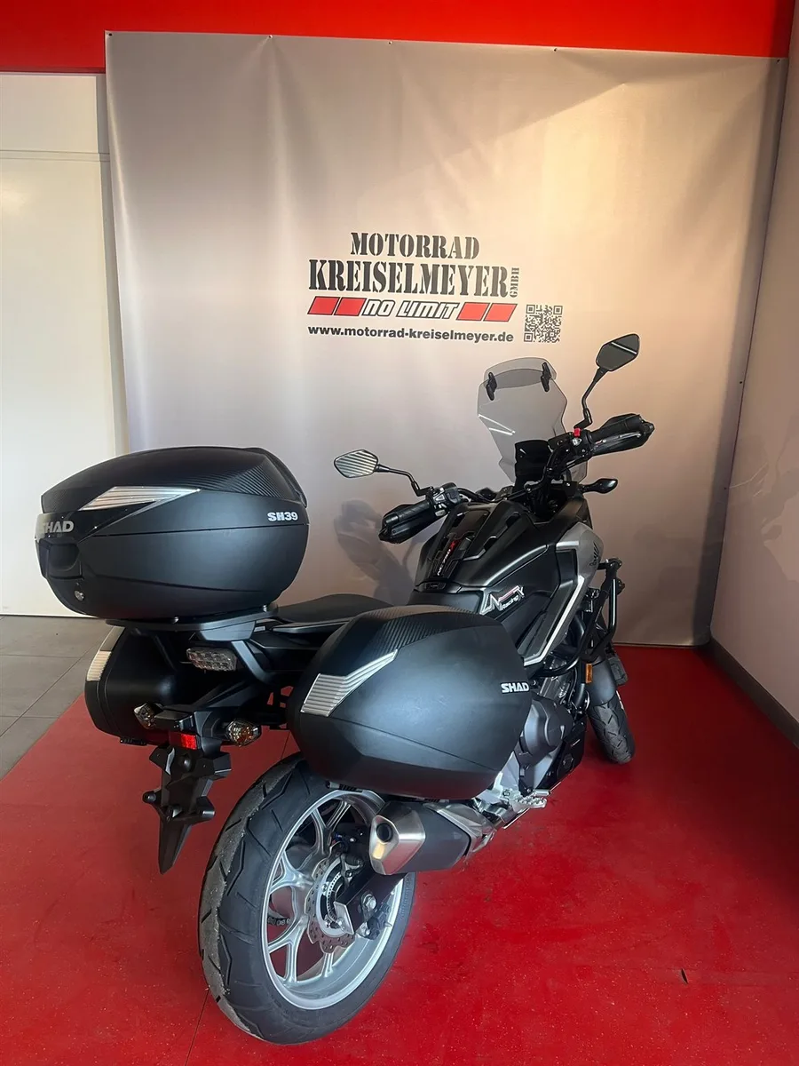 Honda NC750X DCT RC90 Top Zustand mit viel Sonderzubehör!