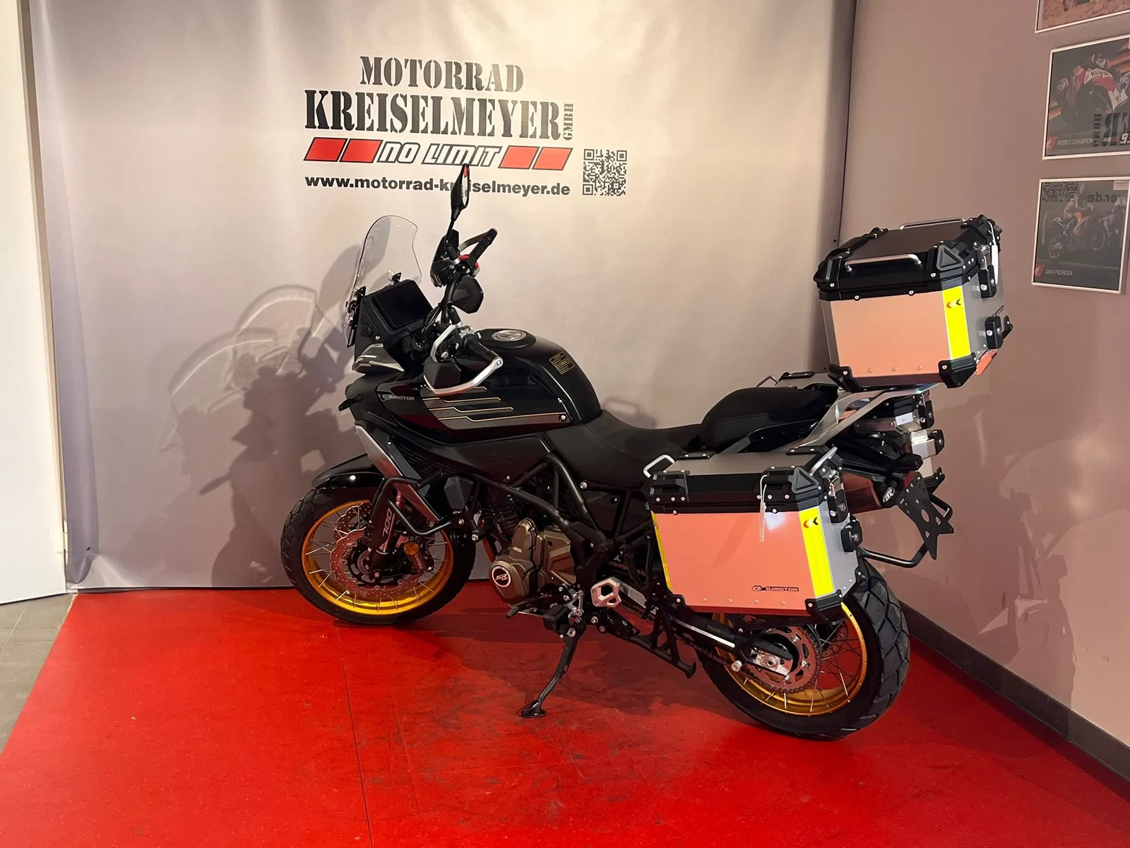 QJ Motor SRT 700 SX Mod.26 alle Farben sofort verfügbar!