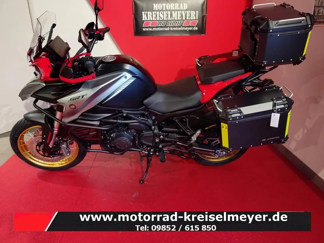 QJ Motor SRT 900 SX Mod.26 alle Farben sofort verfügbar
