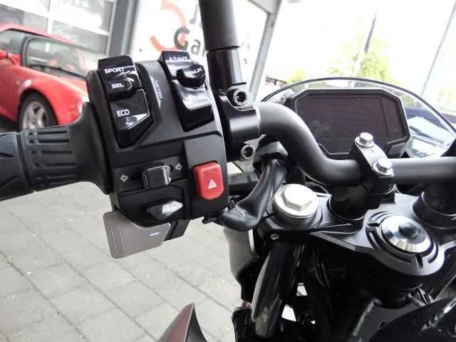 Kawasaki Z7 Hybrid