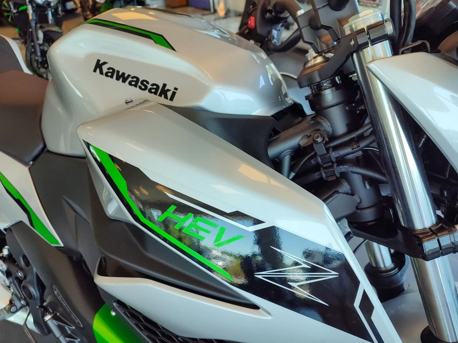 Kawasaki Z7 Hybrid