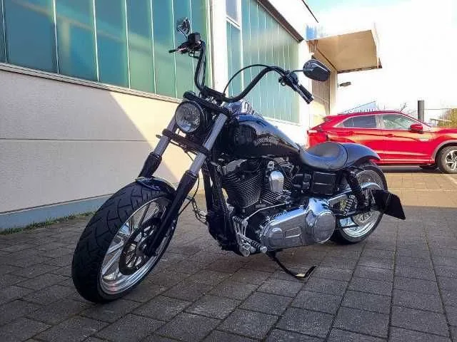 Harley-Davidson Dyna Street Bob Special