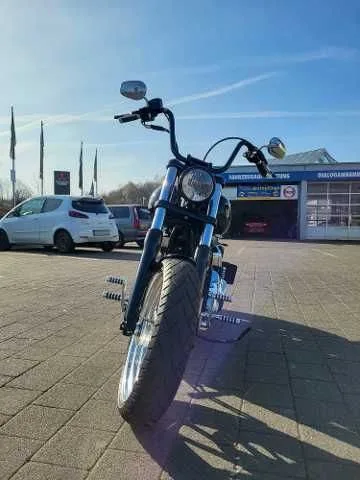 Harley-Davidson Dyna Street Bob Special