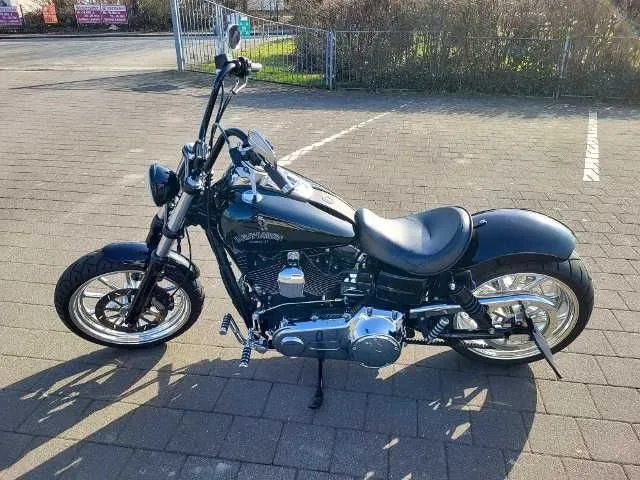 Harley-Davidson Dyna Street Bob Special
