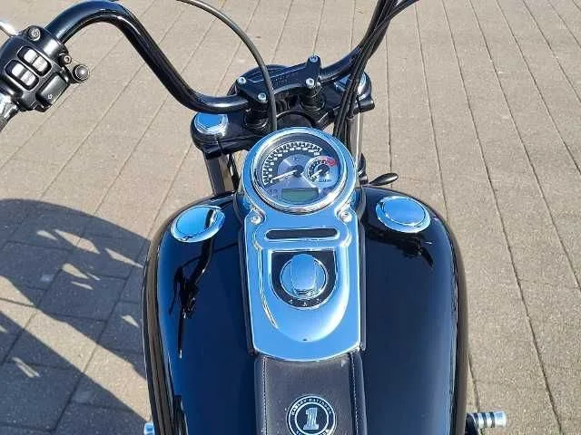 Harley-Davidson Dyna Street Bob Special