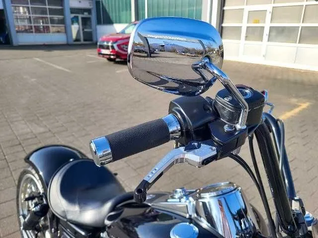 Harley-Davidson Dyna Street Bob Special