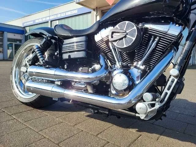 Harley-Davidson Dyna Street Bob Special