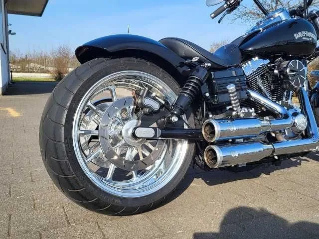 Harley-Davidson Dyna Street Bob Special