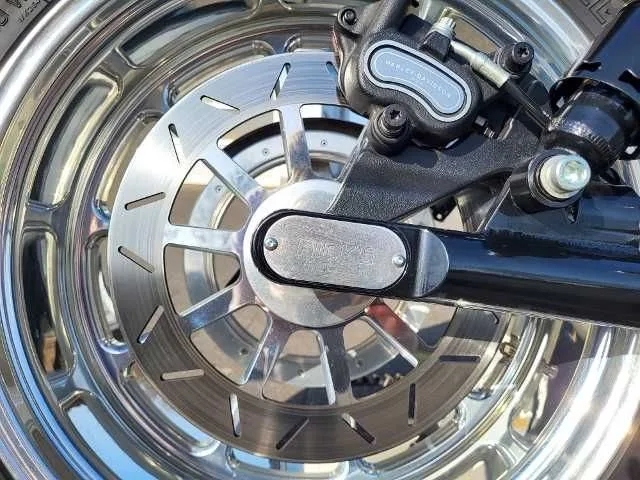 Harley-Davidson Dyna Street Bob Special