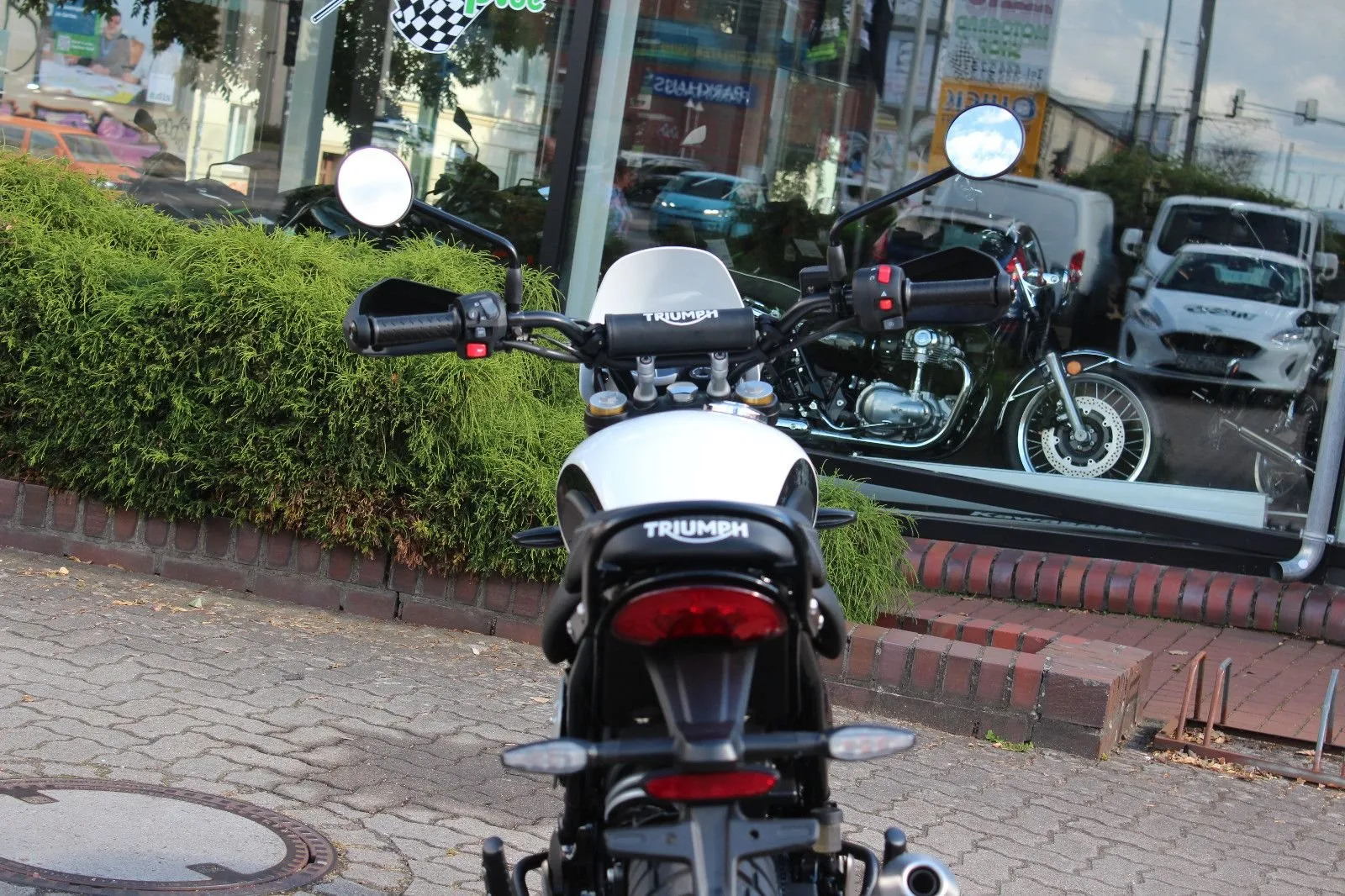 Triumph Scrambler 400 XC